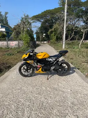 Suzuki Gixxer 2022 Yellow