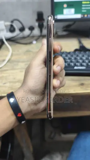অ্যাপল আইফোন এক্সএস ৬৪ জিবি গোল্ড