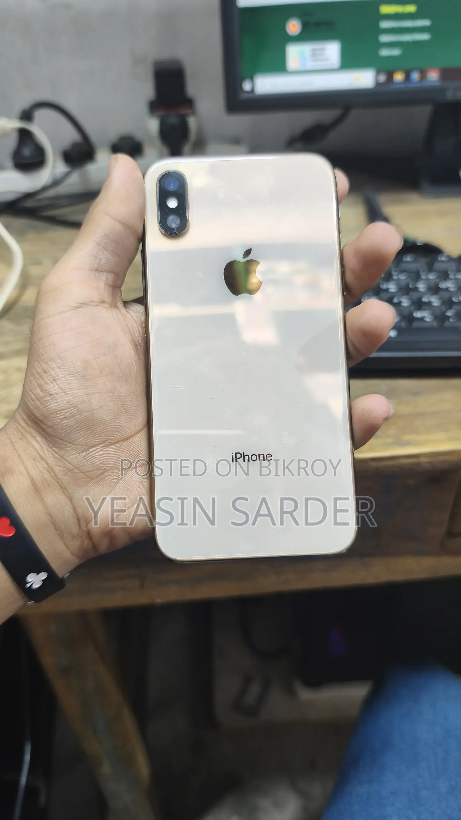 অ্যাপল আইফোন এক্সএস ৬৪ জিবি গোল্ড