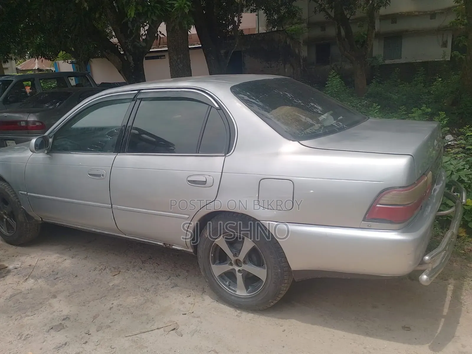 Toyota Corolla 1997 Silver