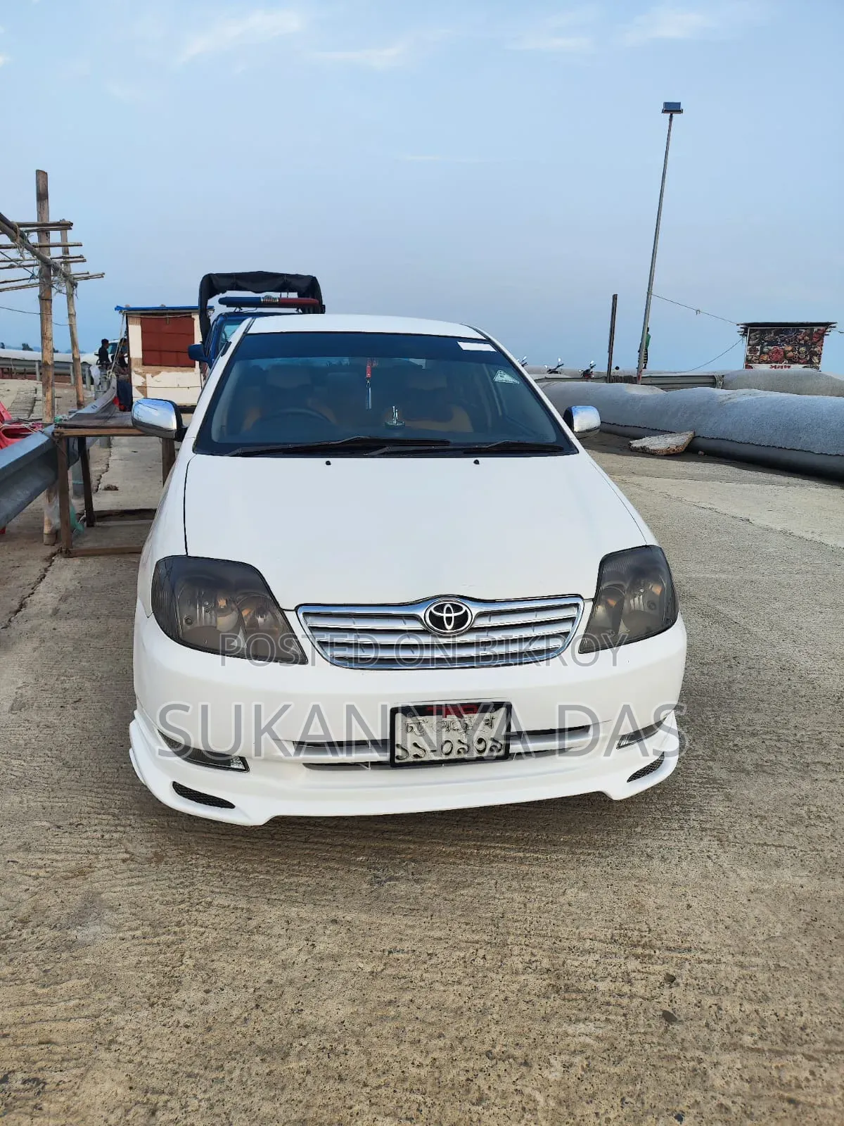 Toyota Corolla 2002 White