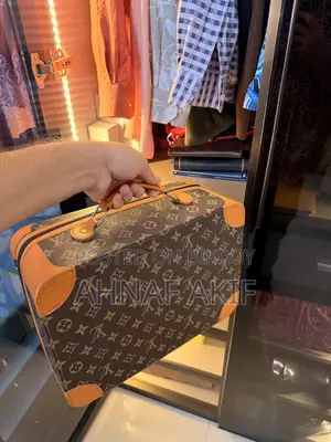 এয়ার জর্ডান স্নিকার লুই ভিতোঁ ১:১ গ্রেড