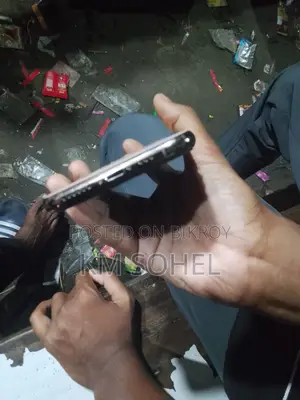 অ্যাপল আইফোন এক্সএস ৬৪ জিবি