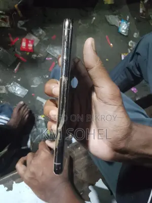 অ্যাপল আইফোন এক্সএস ৬৪ জিবি
