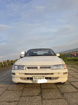 Toyota Corolla 1993 White