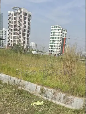 30ft Road 3 Katha Park South at Sector-16/J