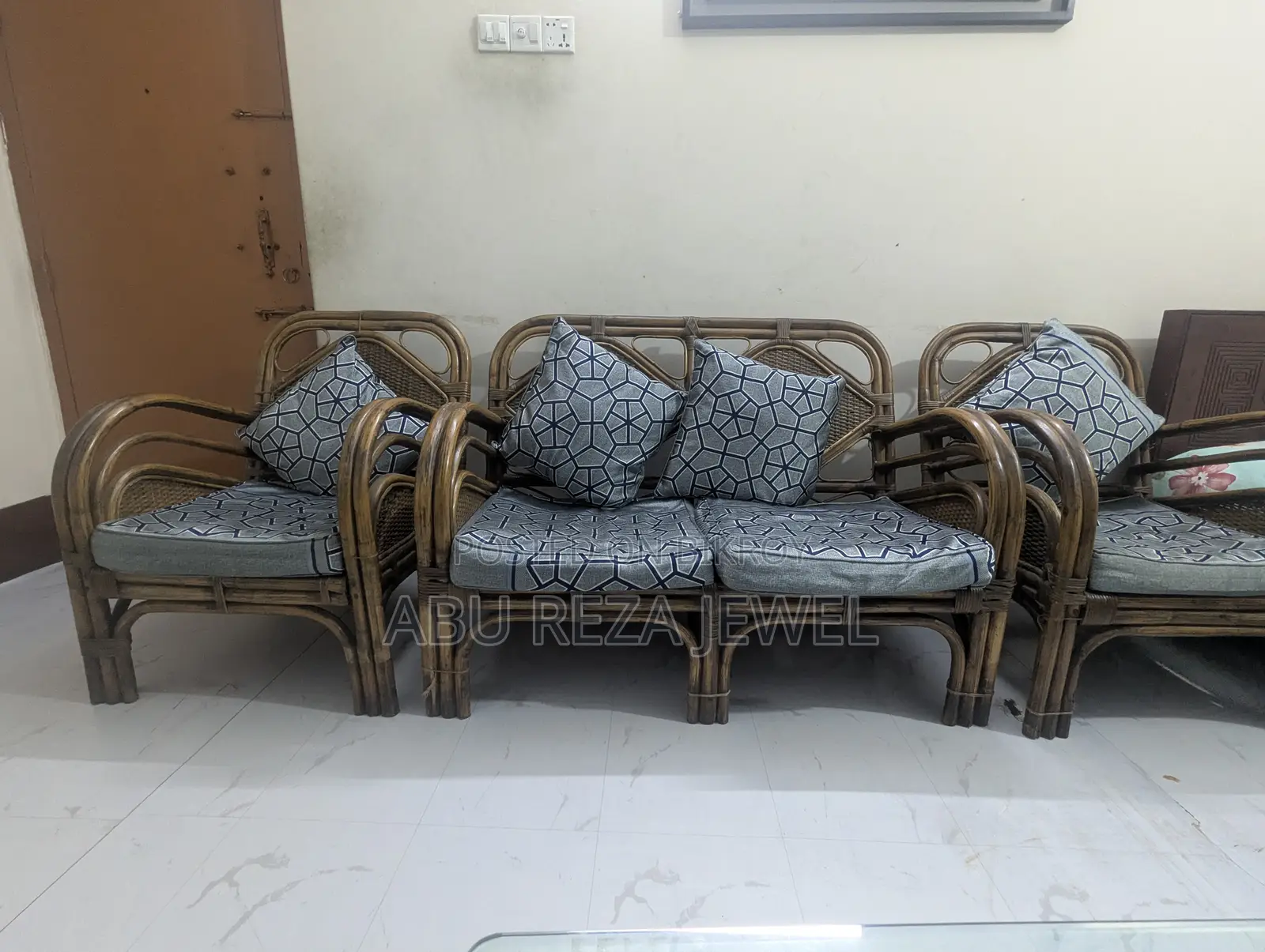 বেতের সোফা