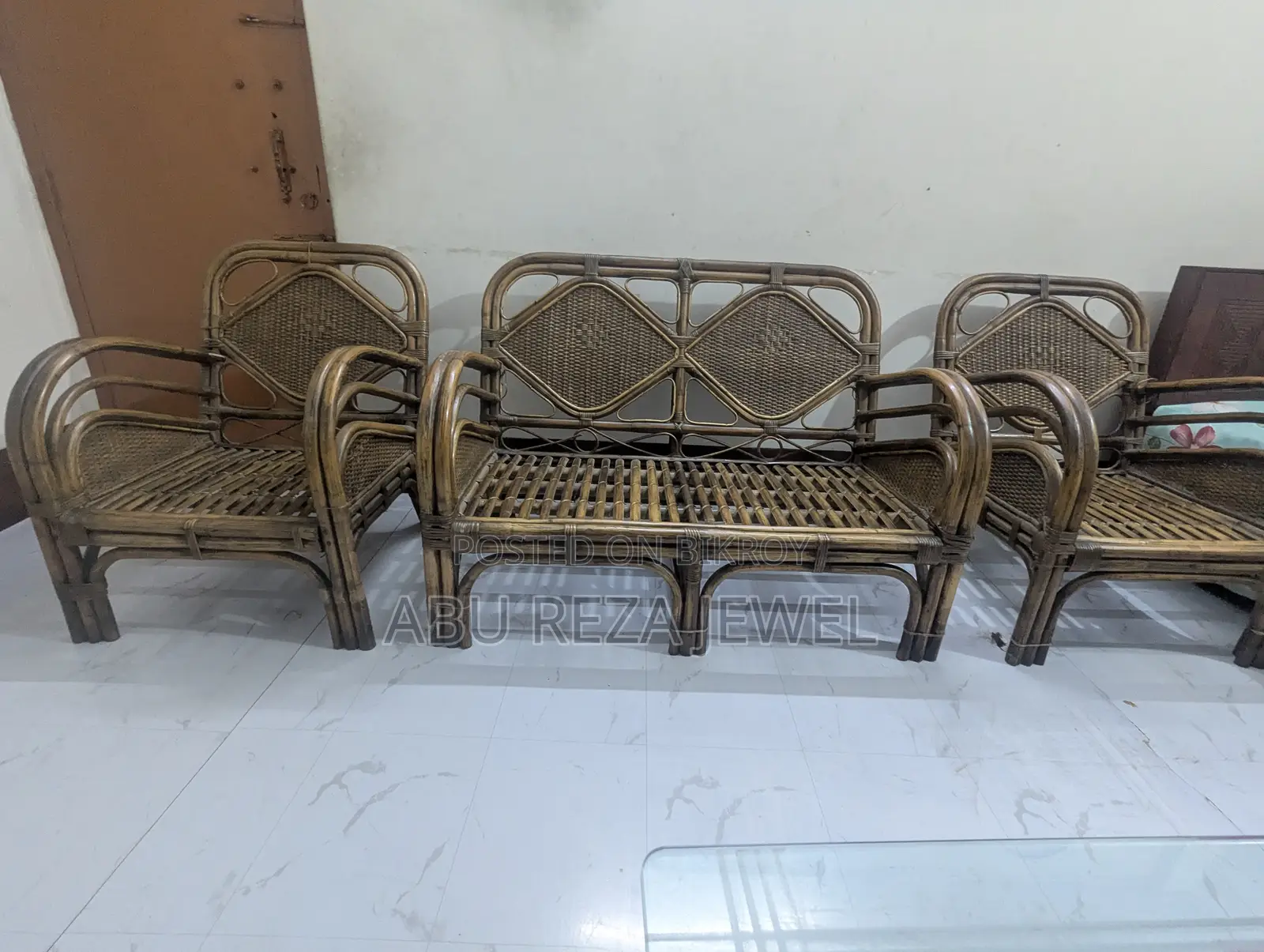 বেতের সোফা