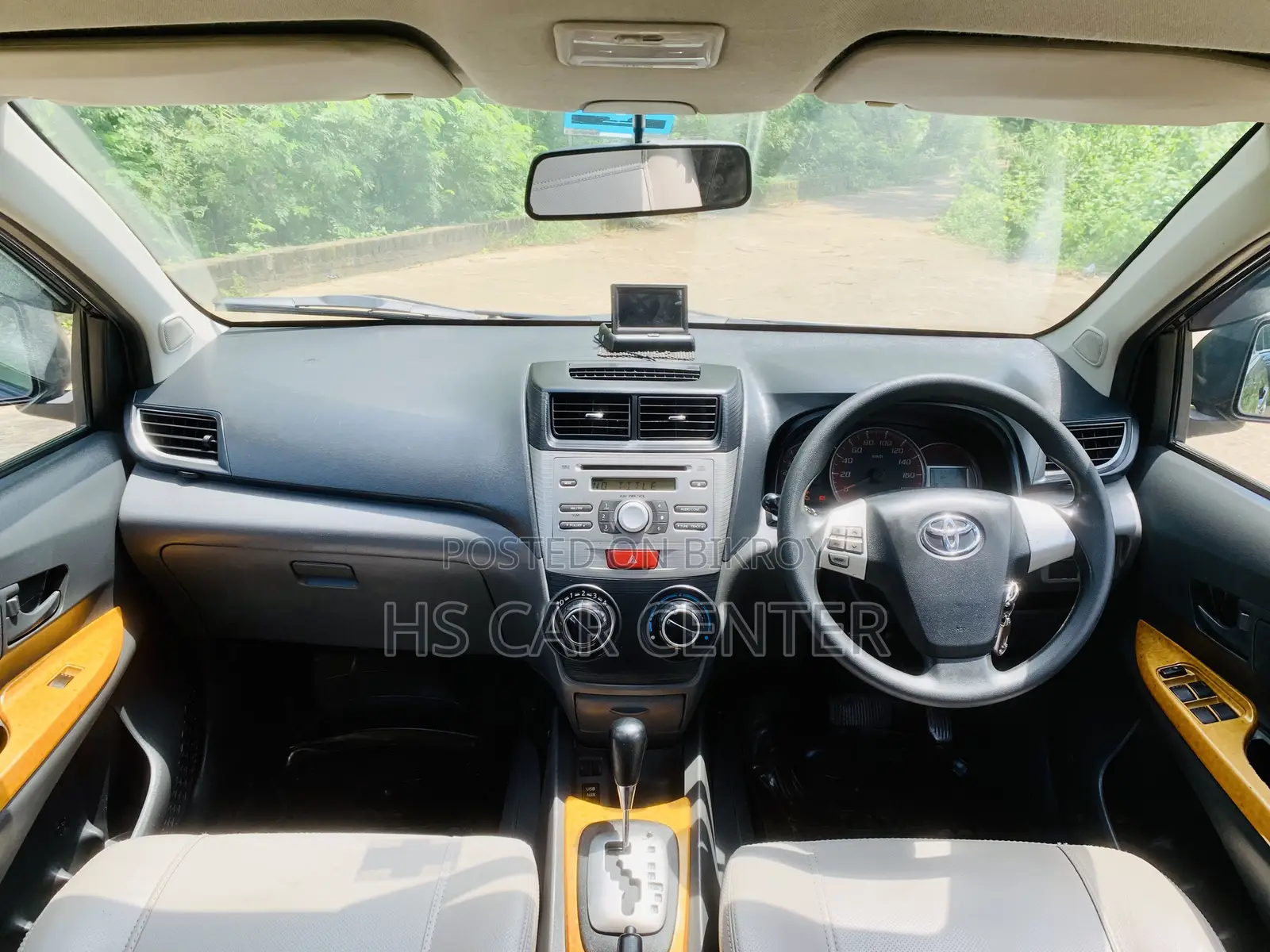 টয়োটা আভানজা ২০১২ গ্রে