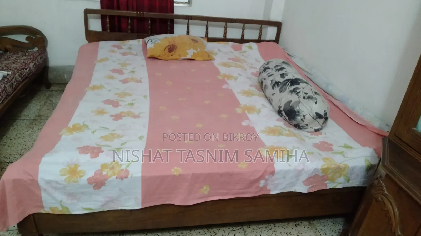 বড় সাইজের বিছানা বিক্রয়ের জন্য