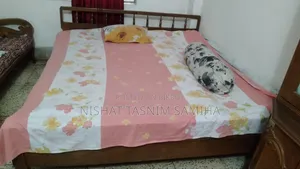 বড় সাইজের বিছানা বিক্রয়ের জন্য