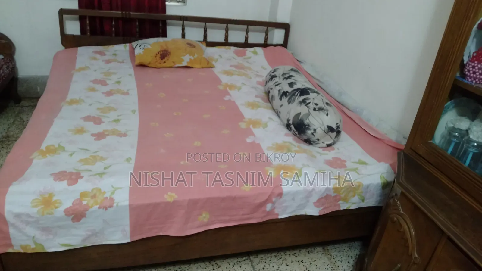 বড় সাইজের বিছানা বিক্রয়ের জন্য
