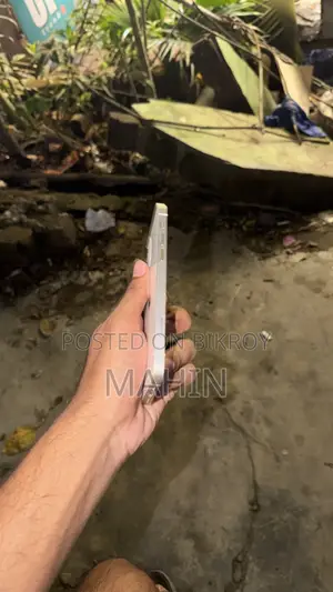 অ্যাপল আইফোন ১২ ১২৮ জিবি হোয়াইট