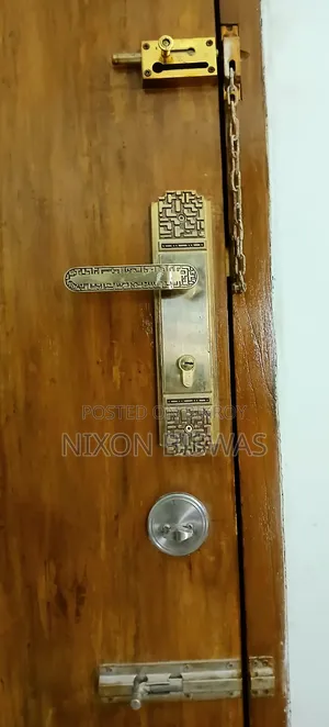 মেইন ডোর, চিটাগাং সেগুন এর সাথে চৌকাঠের (কম্বোপ্যাক)উড মেইন ডোর.