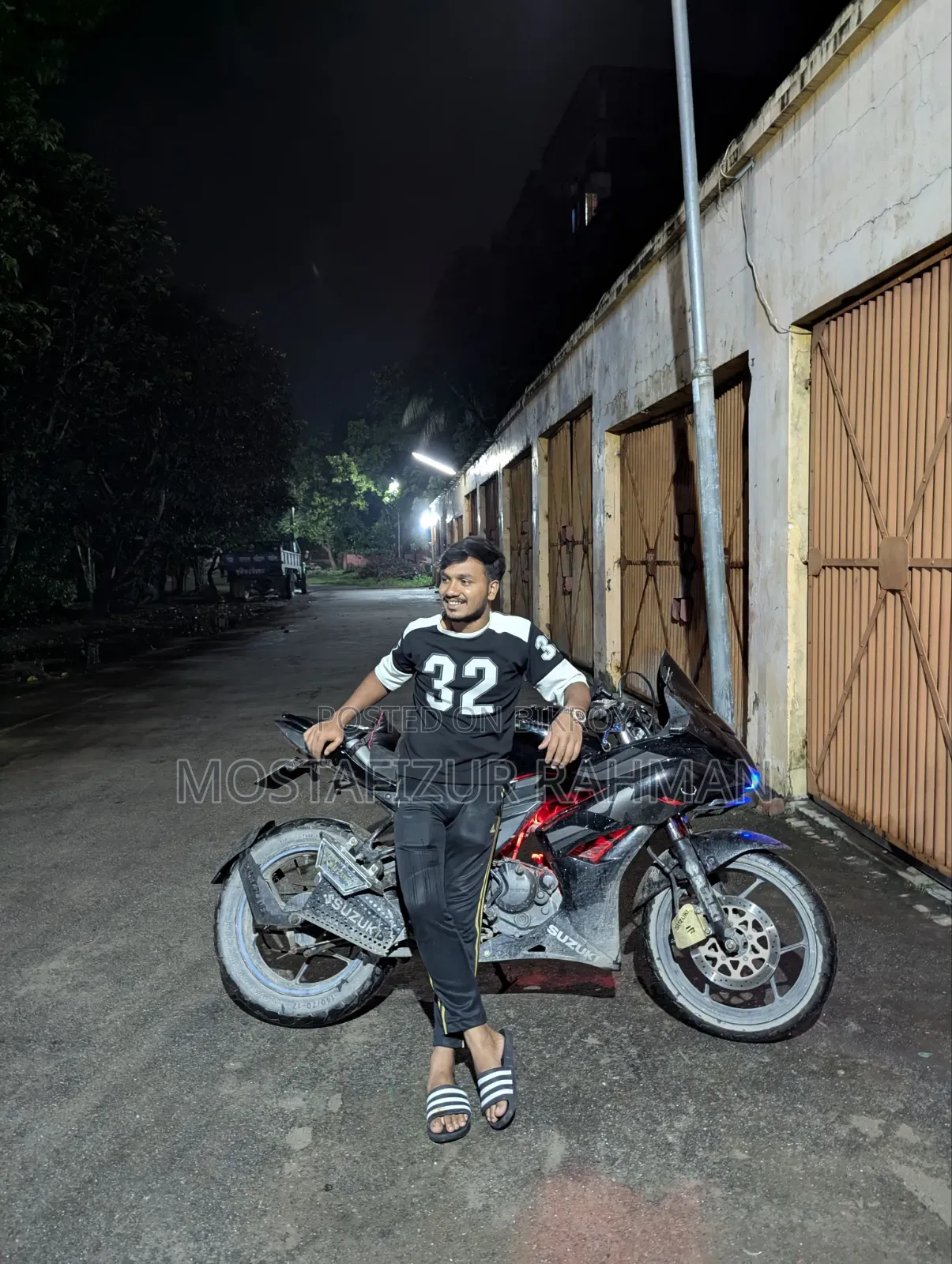 সুজুকি জিক্সার ২০১৮ কালো