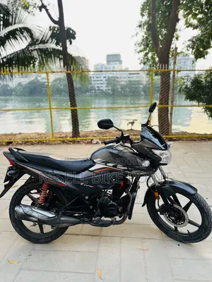 হোন্ডা লিভো ২০২২ ধূসর