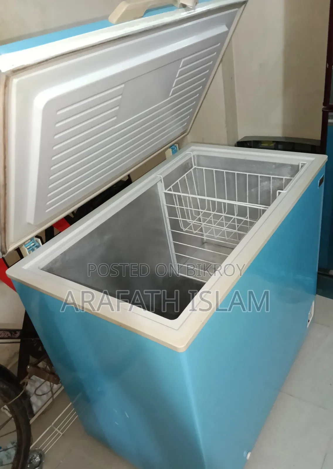 Deep freezer for sale 250 liters.