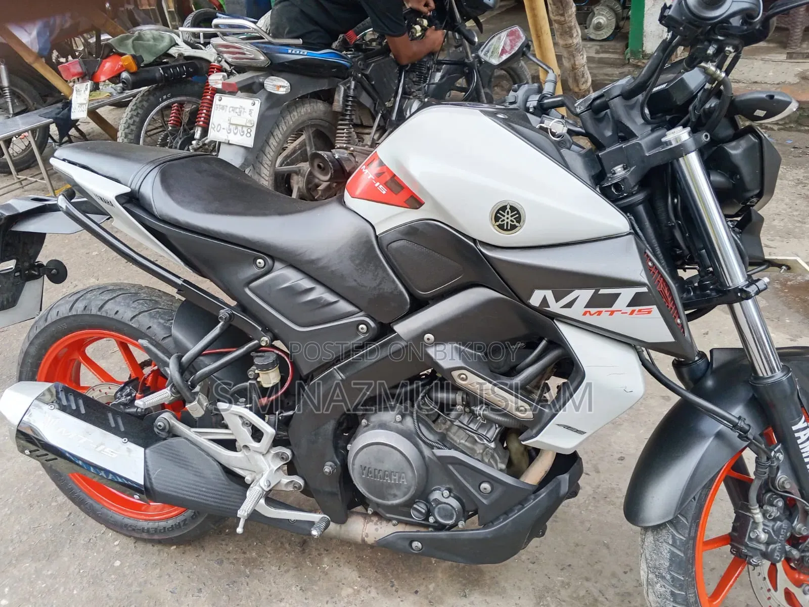 ইয়ামাহা এমটি-১৫ ২০২২ সিলভার