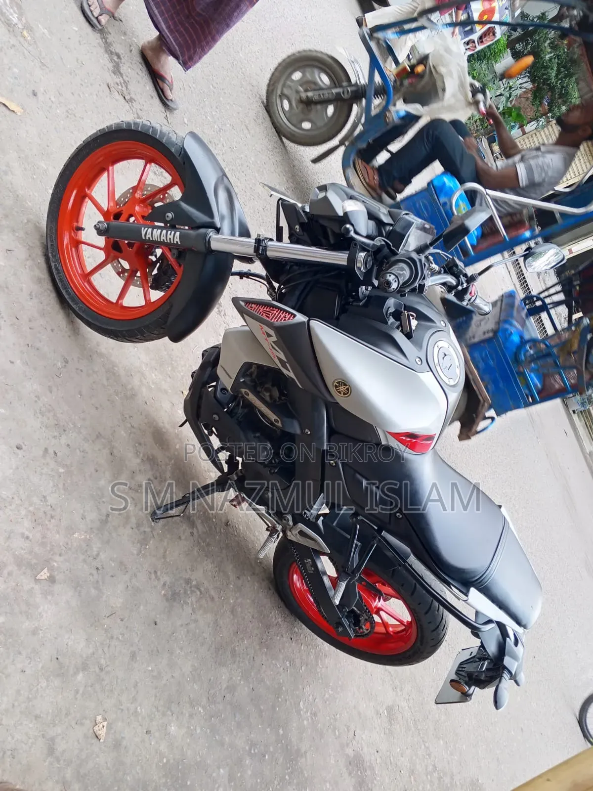 ইয়ামাহা এমটি-১৫ ২০২২ সিলভার