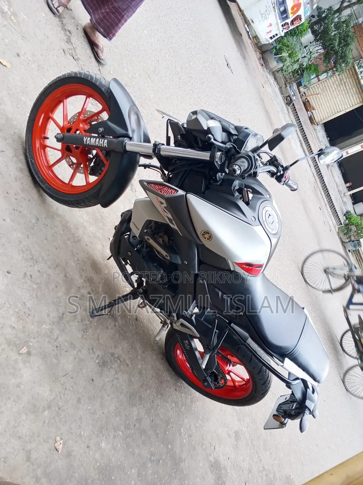 ইয়ামাহা এমটি-১৫ ২০২২ সিলভার