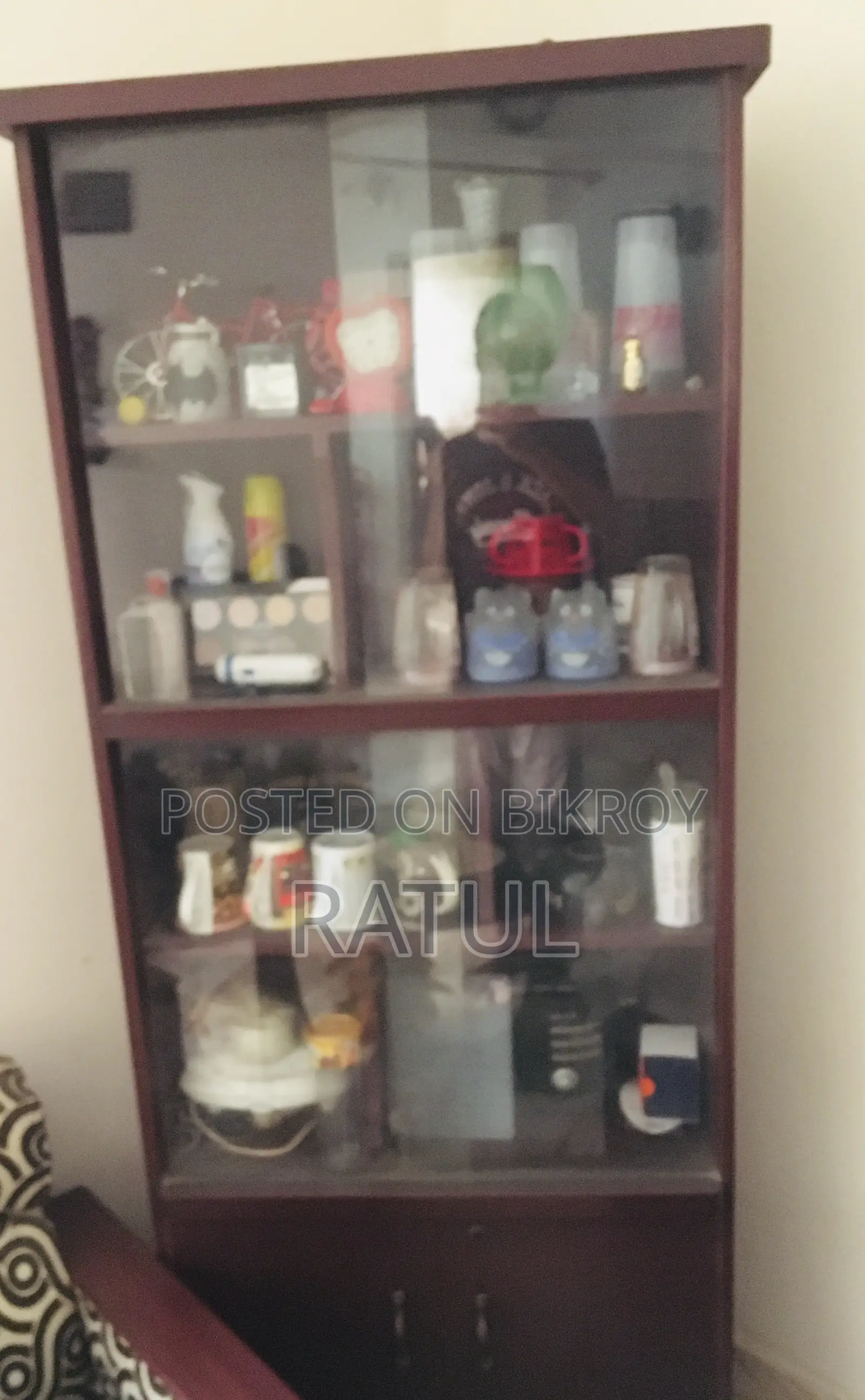 Showcase Dressing Table