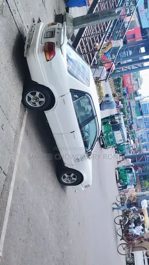 Toyota Corolla 2000 White