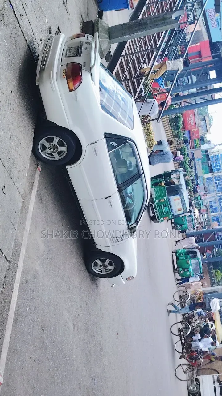 Toyota Corolla 2000 White