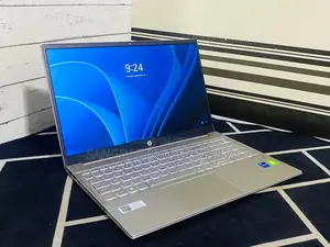HP 4GB Intel SSD 500GB Laptop
