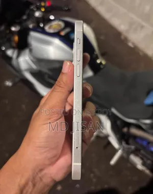 অ্যাপল আইফোন ১২ ৬৪ জিবি সাদা