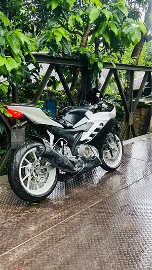 Yamaha YZF-R 2012 Black