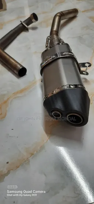 অ্যাক্রোপোভিক ডুয়েল ব্যারেল এক্সজস্ট
