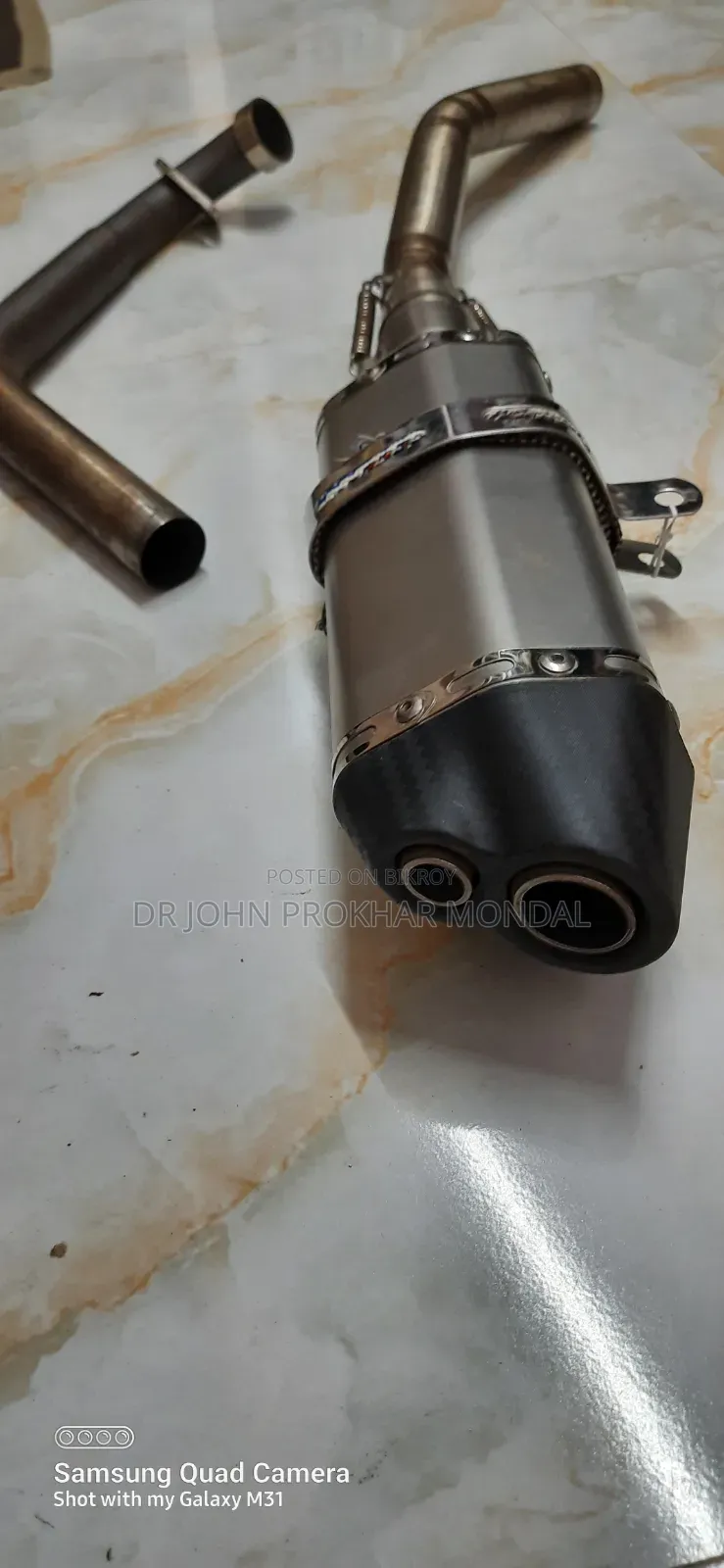 অ্যাক্রোপোভিক ডুয়েল ব্যারেল এক্সজস্ট