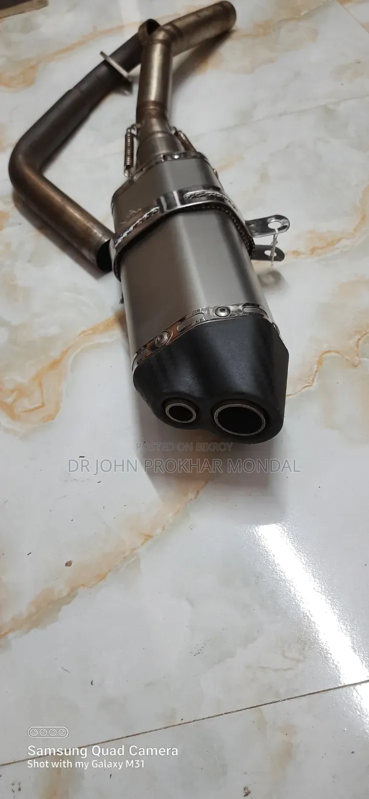 অ্যাক্রোপোভিক ডুয়েল ব্যারেল এক্সজস্ট