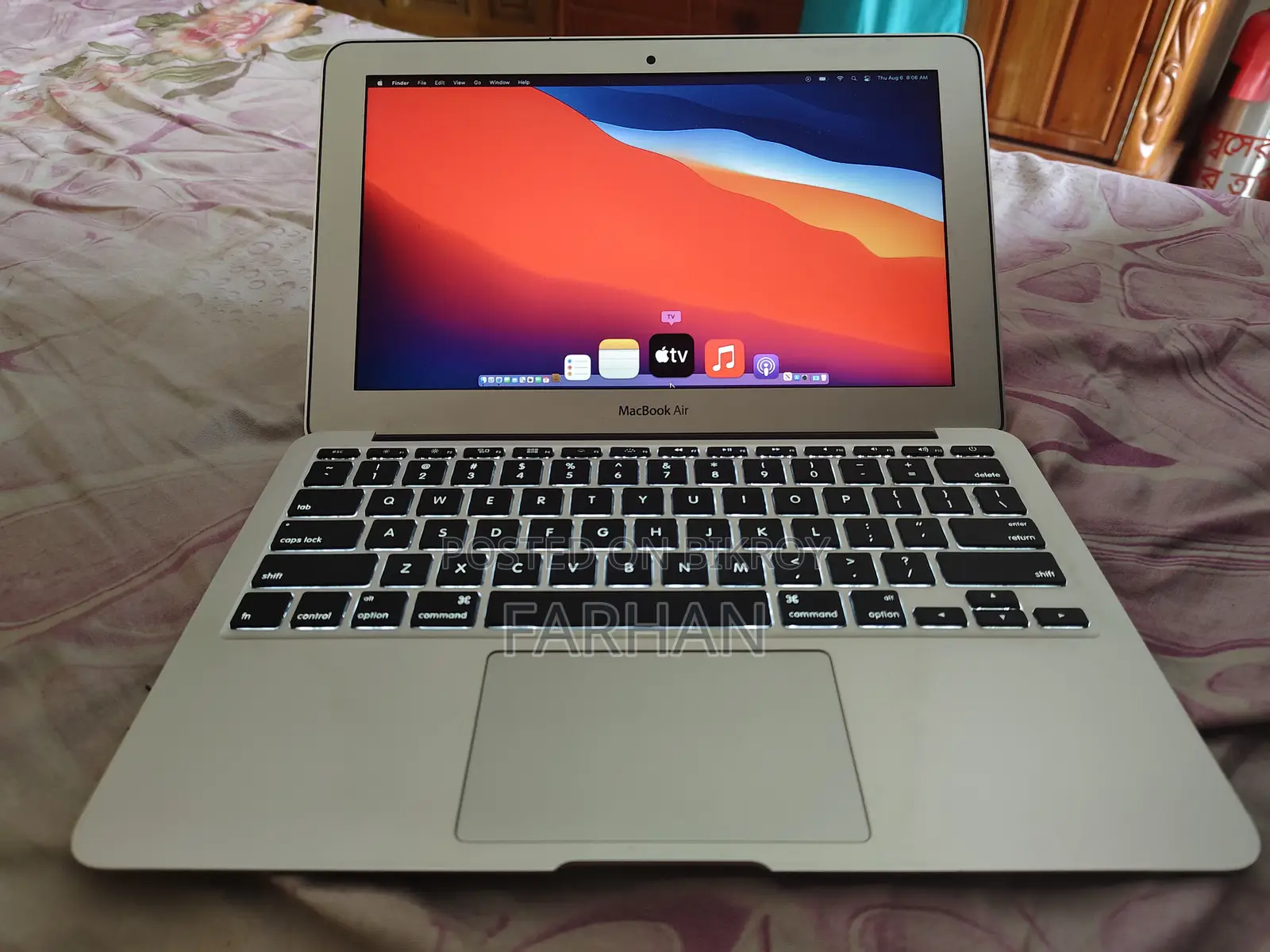 Laptop Apple MacBook Air ৪ জিবি ইন্টেল কোর আই ফাইভ এসএসডি ১২৮ জিবি