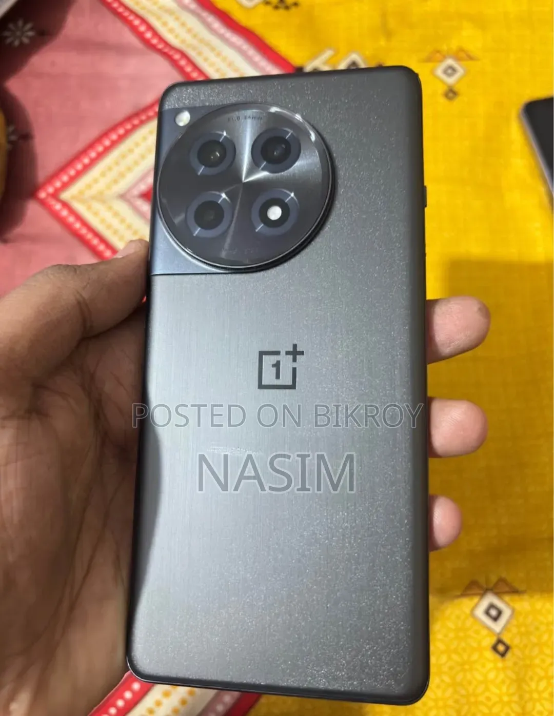 ওয়ানপ্লাস ১২আর ২৫৬ জিবি ব্ল্যাক