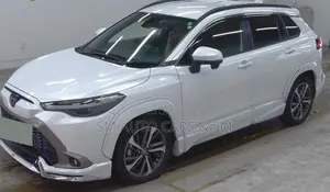 টয়োটা করোল্লা ক্রস ২০২১ পার্ল
