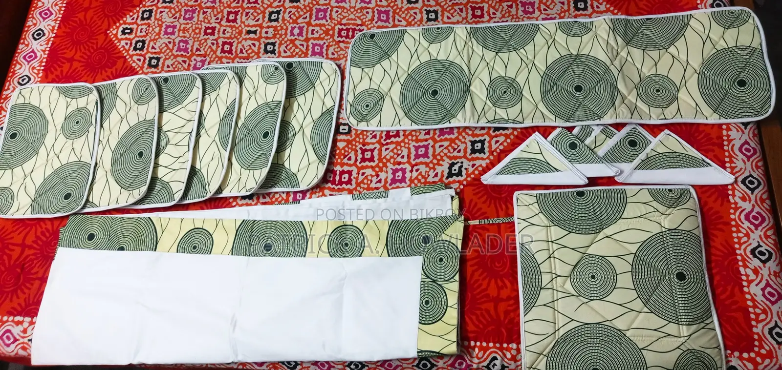 কানাডা থেকে আনা সম্পূর্ণ সেট টেবিল কভার
