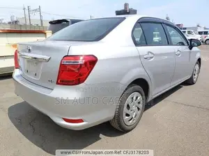 টয়োটা এক্সিও ২০২১ সিলভার