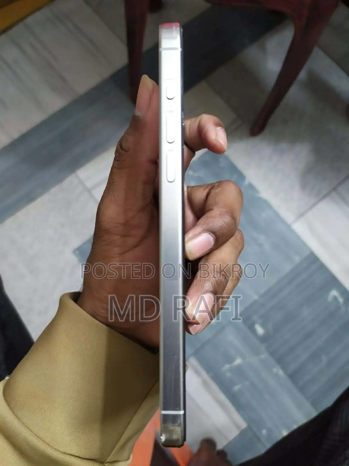 অ্যাপল আইফোন ১৫ প্রো ম্যাক্স ২৫৬ জিবি হোয়াইট