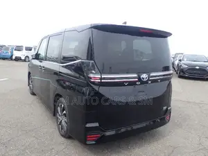 টয়োটা ভক্সি ২০২৩ কালো