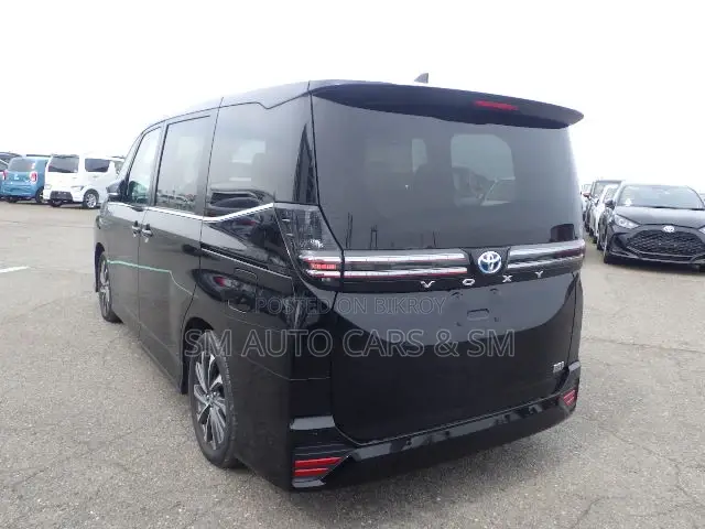 টয়োটা ভক্সি ২০২৩ কালো