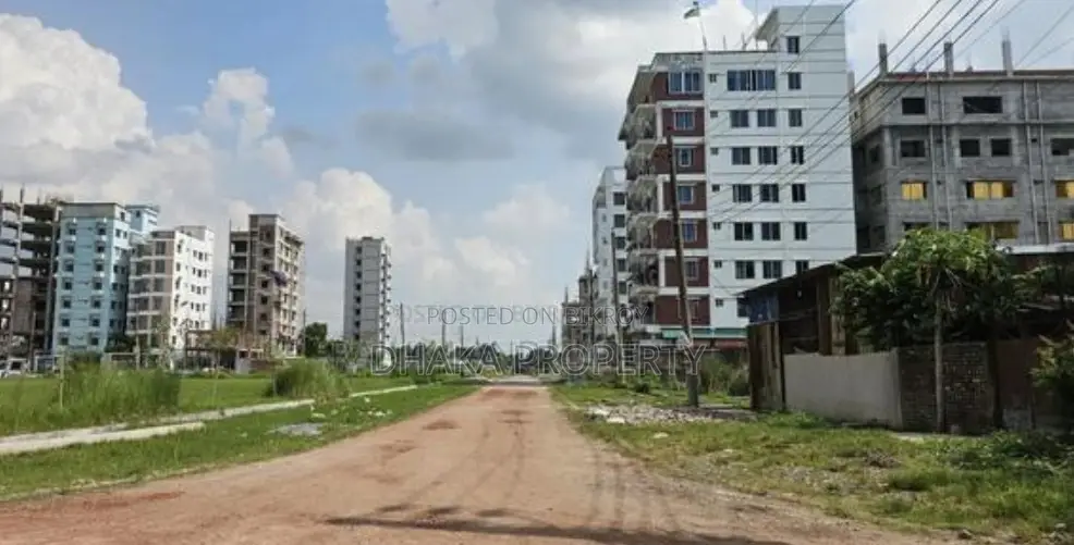 60ft 3 Katha Metro Station East Facing at Sector-17/G1