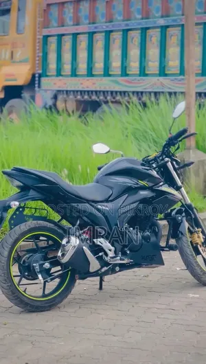নতুন সুজুকি জিক্সার ২০২৫ কালো
