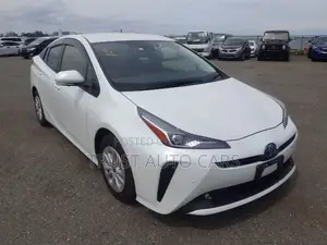 Toyota Prius 2021 Pearl