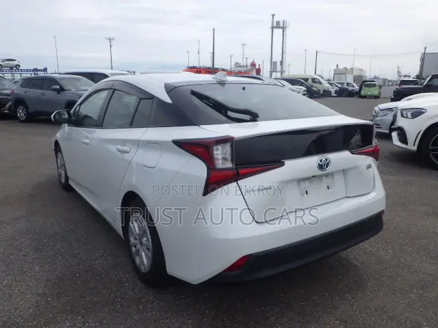 Toyota Prius 2021 Pearl
