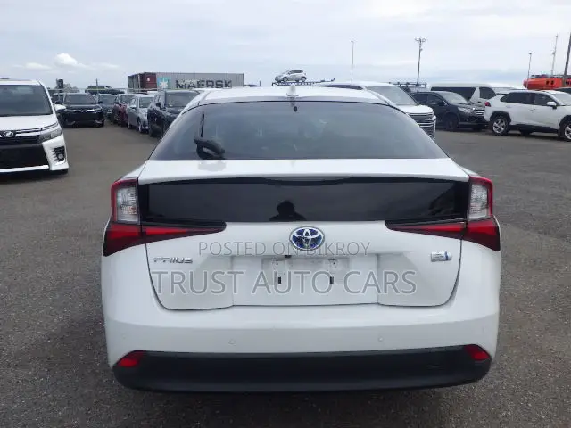 Toyota Prius 2021 Pearl