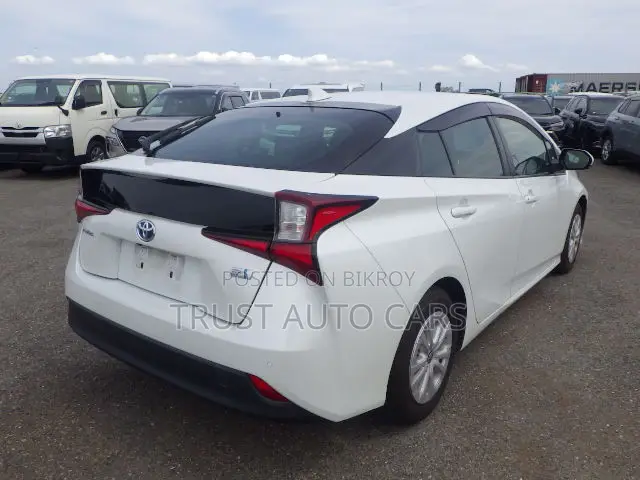 Toyota Prius 2021 Pearl