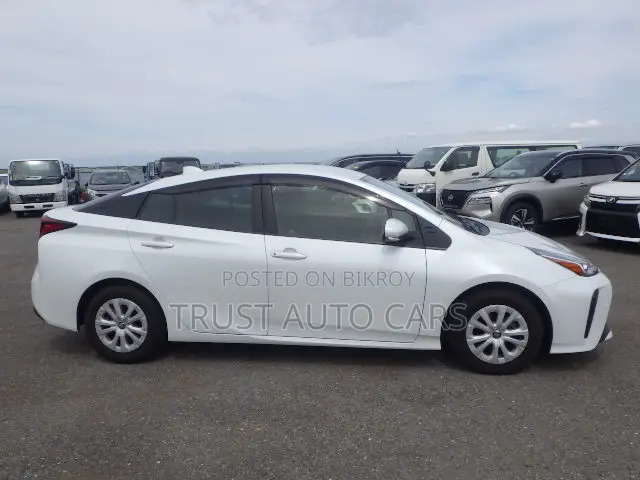 Toyota Prius 2021 Pearl