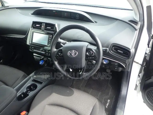 Toyota Prius 2021 Pearl