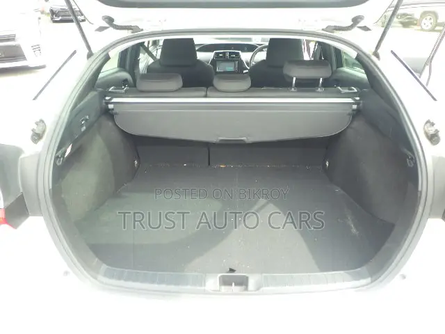Toyota Prius 2021 Pearl